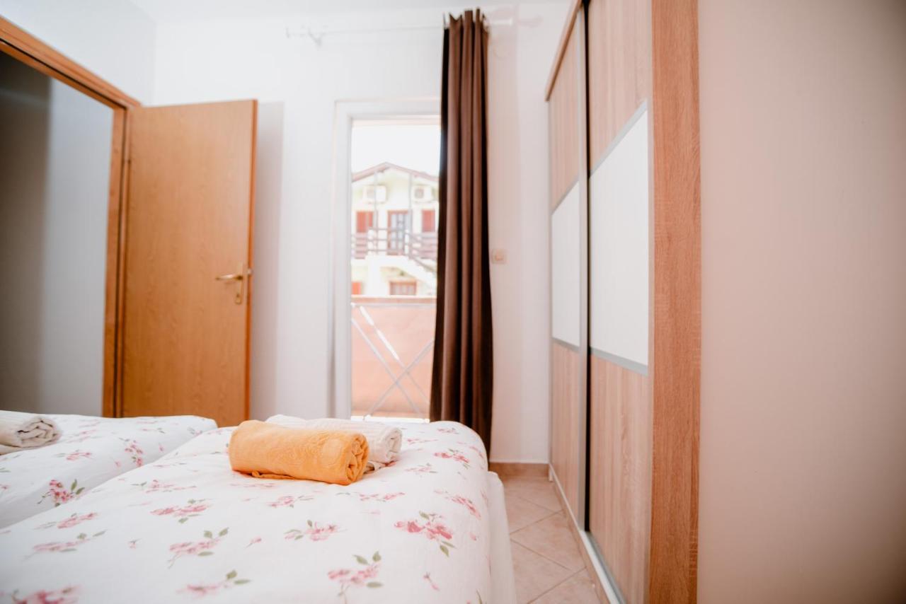 Apartmens Leona Apartment Karlobag Ngoại thất bức ảnh