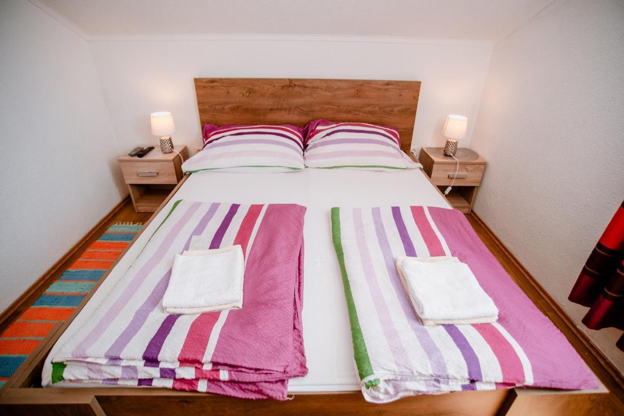Apartmens Leona Apartment Karlobag Ngoại thất bức ảnh