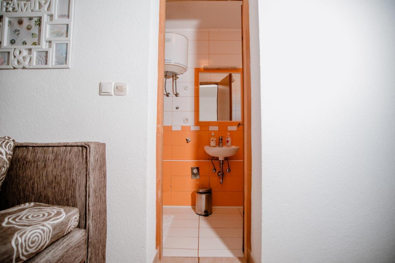 Apartmens Leona Apartment Karlobag Ngoại thất bức ảnh