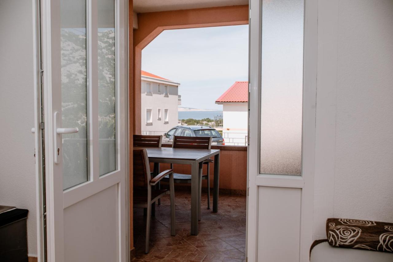 Apartmens Leona Apartment Karlobag Ngoại thất bức ảnh