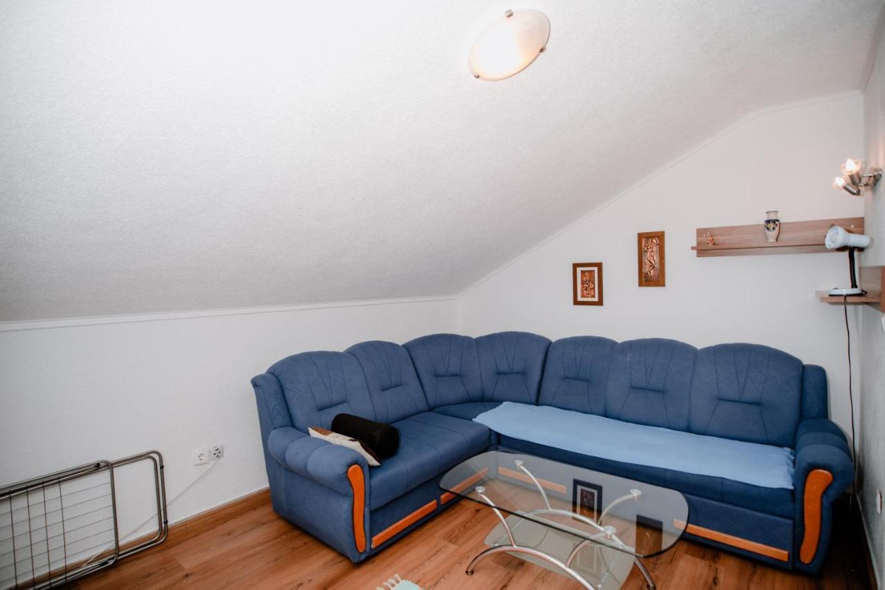 Apartmens Leona Apartment Karlobag Ngoại thất bức ảnh