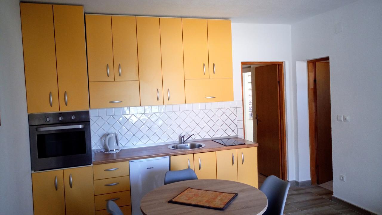 Apartmens Leona Apartment Karlobag Ngoại thất bức ảnh